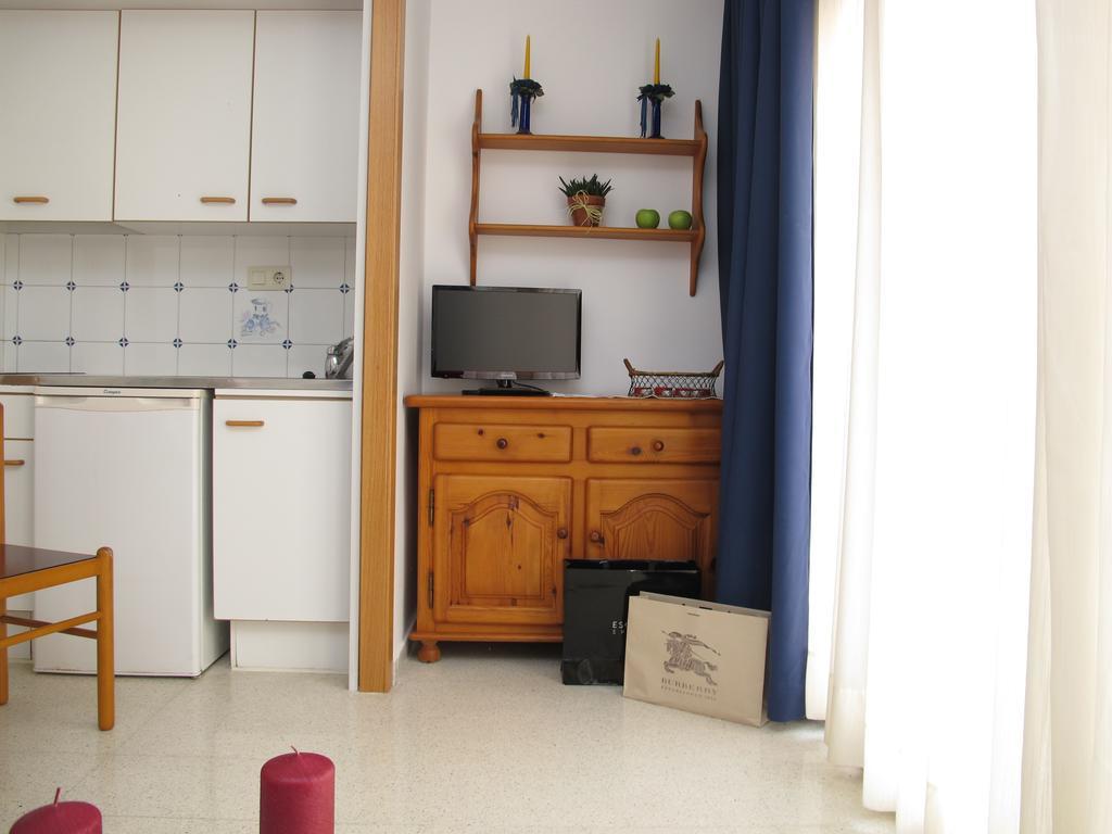 Apartamentos Santi Lloret de Mar Værelse billede