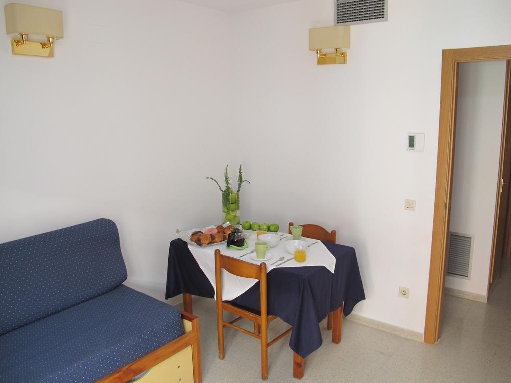 Apartamentos Santi Lloret de Mar Værelse billede